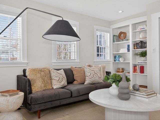 5 Tennyson Rd, Wellesley, MA 02481