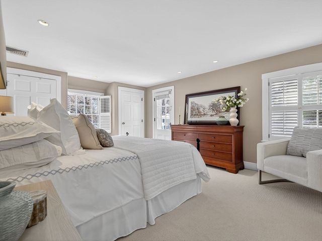 5 Tennyson Rd, Wellesley, MA 02481