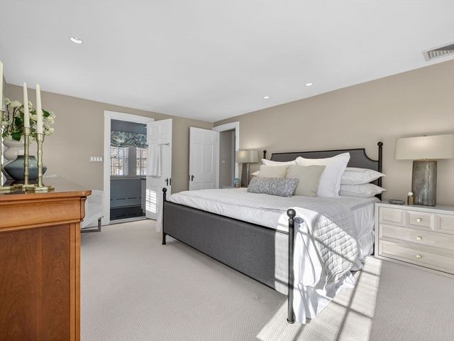 5 Tennyson Rd, Wellesley, MA 02481