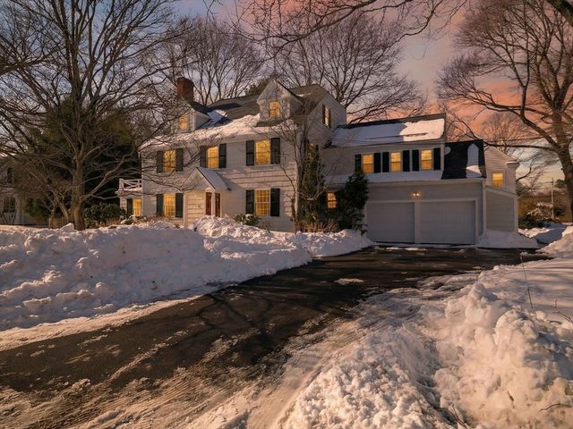 5 Tennyson Rd, Wellesley, MA 02481