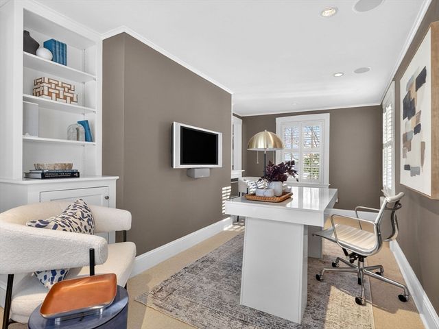 5 Tennyson Rd, Wellesley, MA 02481