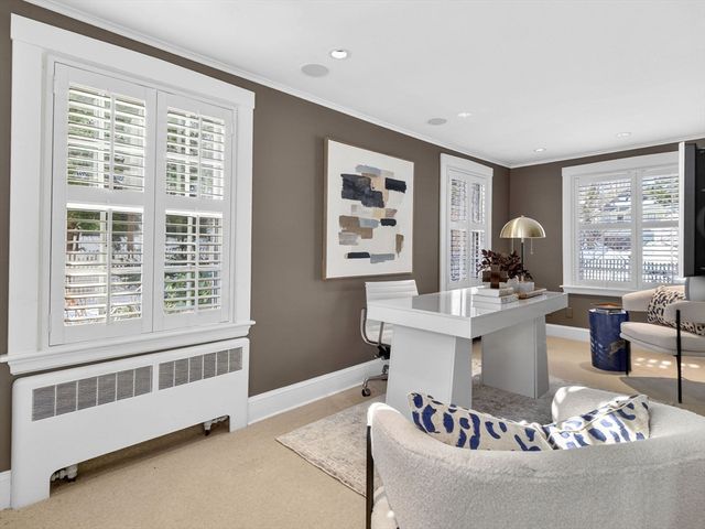 5 Tennyson Rd, Wellesley, MA 02481