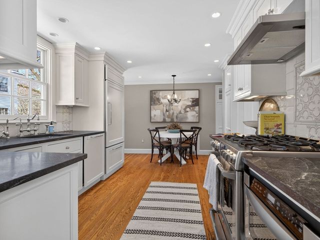 5 Tennyson Rd, Wellesley, MA 02481