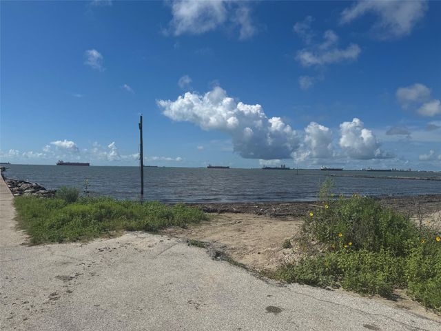 1723 Galveston, Port Bolivar, TX 77650