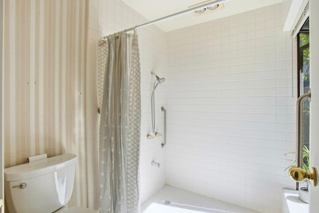 11598 Sutters Mill Cir, Gold River, CA 95670