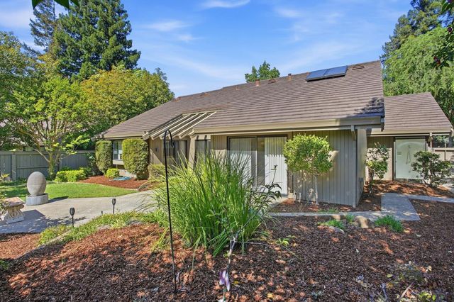 11598 Sutters Mill Cir, Gold River, CA 95670