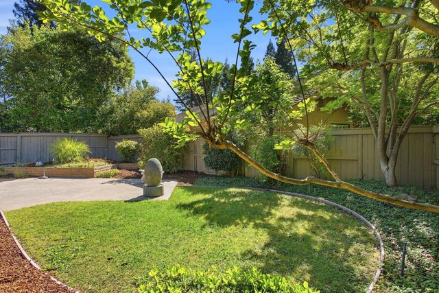 11598 Sutters Mill Cir, Gold River, CA 95670