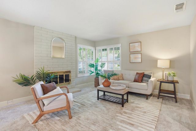 11598 Sutters Mill Cir, Gold River, CA 95670