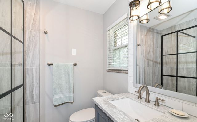 5828 Andover Road, Indianapolis, IN 46220