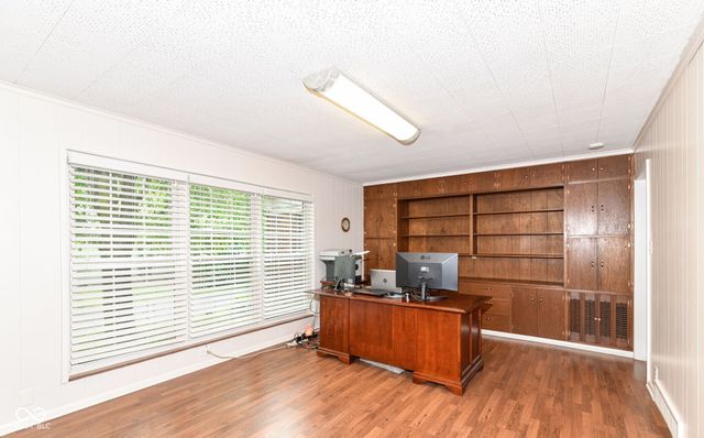 5828 Andover Road, Indianapolis, IN 46220