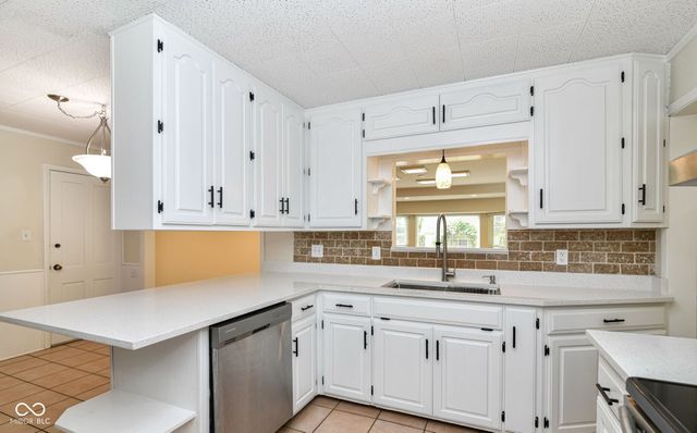 5828 Andover Road, Indianapolis, IN 46220