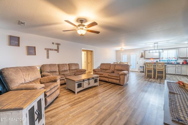 241 Huntington Lane, Kodak, TN 37764