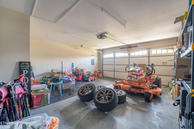 241 Huntington Lane, Kodak, TN 37764