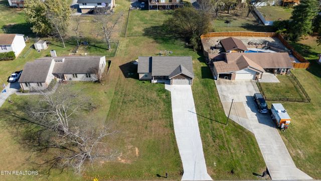 241 Huntington Lane, Kodak, TN 37764