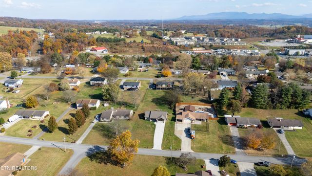 241 Huntington Lane, Kodak, TN 37764