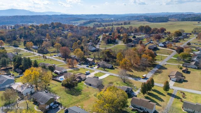 241 Huntington Lane, Kodak, TN 37764