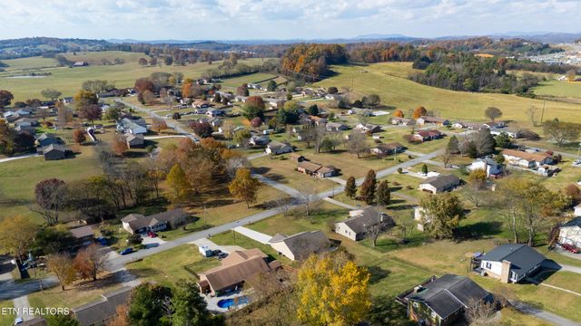 241 Huntington Lane, Kodak, TN 37764