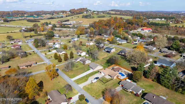 241 Huntington Lane, Kodak, TN 37764