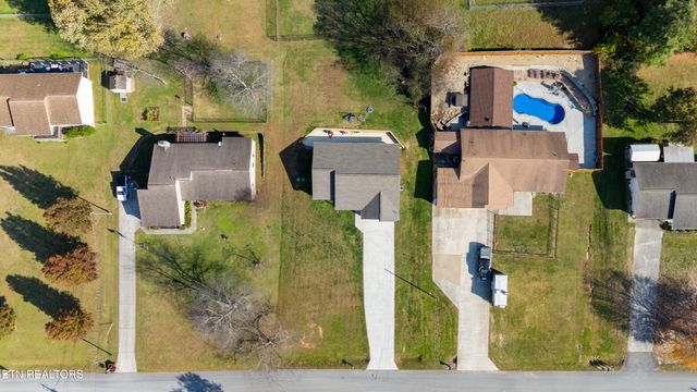 241 Huntington Lane, Kodak, TN 37764