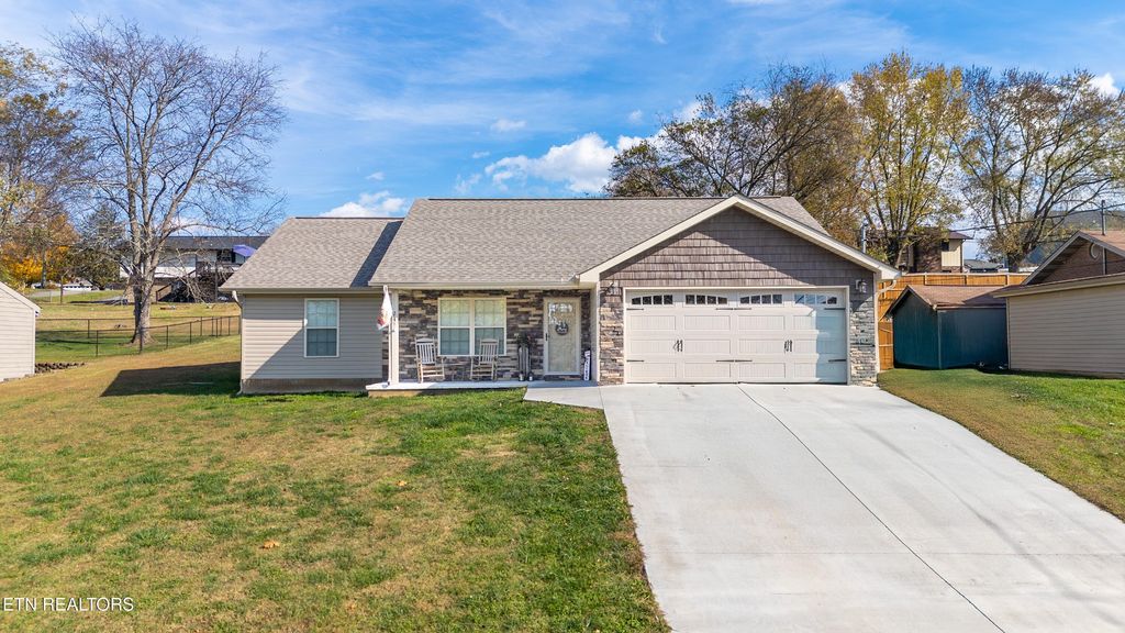 241 Huntington Lane, Kodak, TN 37764