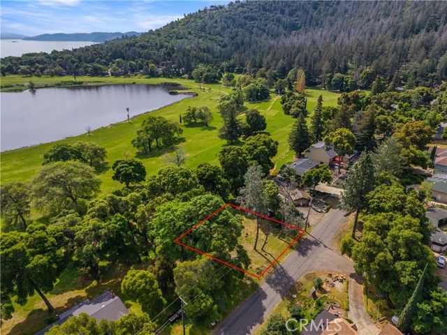 2748 Buckingham Dr, Kelseyville, CA 95451
