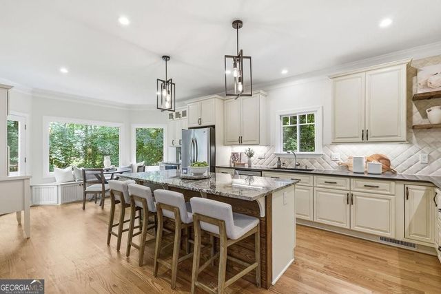 9370 Bluffwind Chase, Roswell, GA 30076