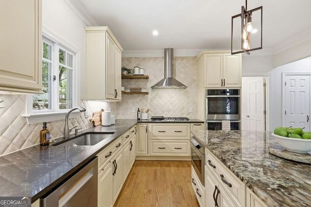 9370 Bluffwind Chase, Roswell, GA 30076