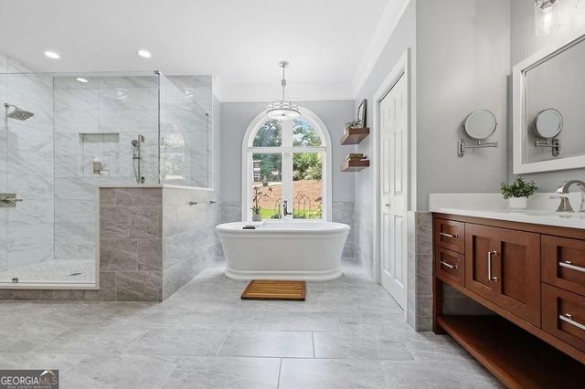 9370 Bluffwind Chase, Roswell, GA 30076