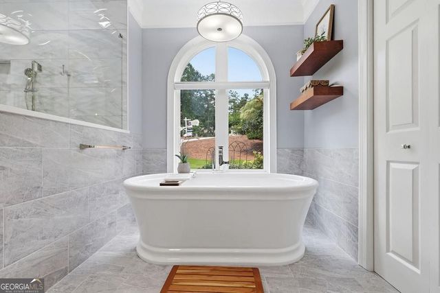 9370 Bluffwind Chase, Roswell, GA 30076
