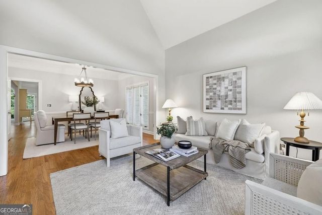 9370 Bluffwind Chase, Roswell, GA 30076