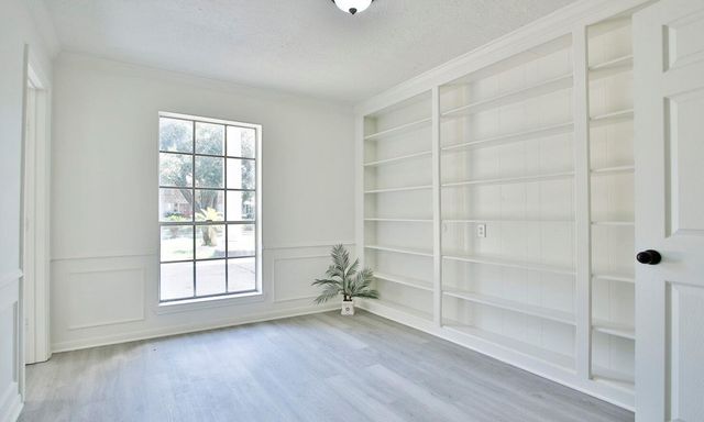 1526 Big Horn Drive, Houston, TX 77090