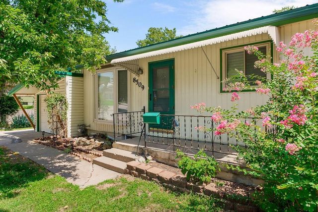 8509 Wornall Road, Kansas City, MO 64114