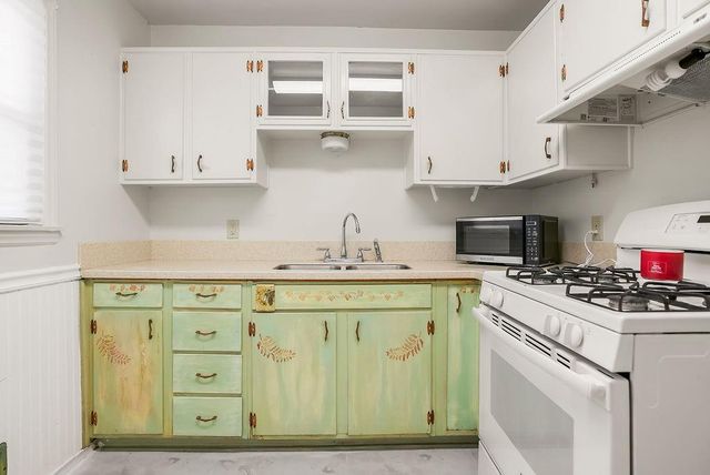 8509 Wornall Road, Kansas City, MO 64114