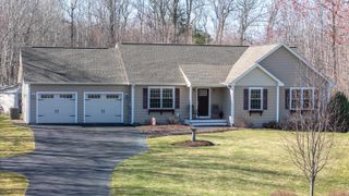 22 High Meadow Drive, Deerfield, NH 03037
