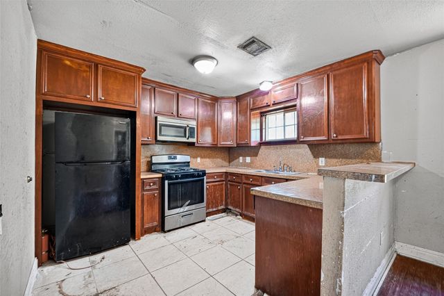 4310 Dacca Drive, Houston, TX 77047