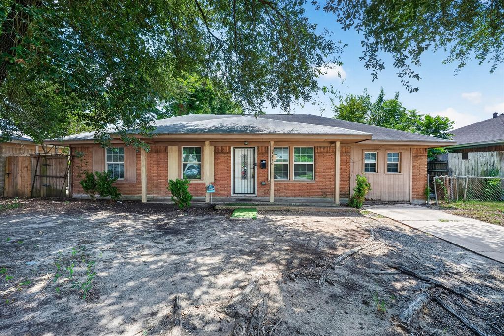 4310 Dacca Drive, Houston, TX 77047