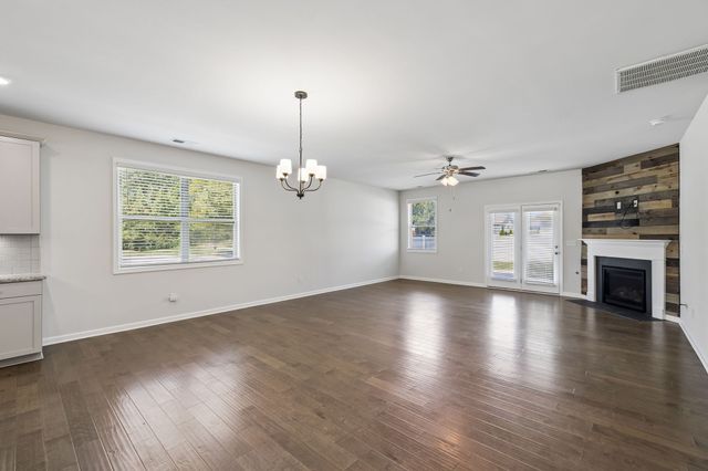 6430 Hickory Bell Dr, Murfreesboro, TN 37128