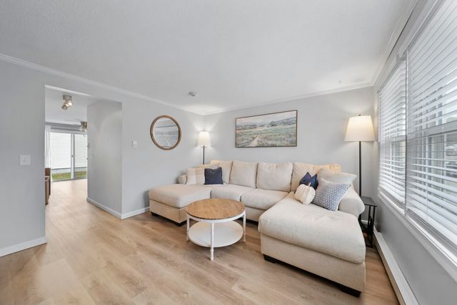 798 Court St Apt G, Keene, NH 03431