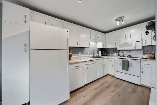 798 Court St Apt G, Keene, NH 03431