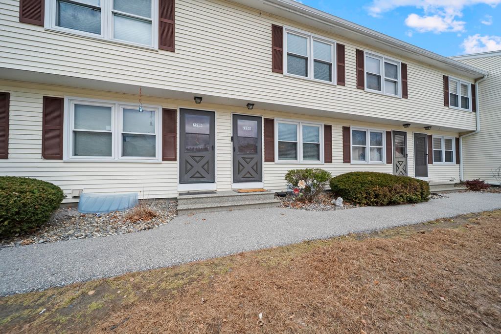 798 Court St Apt G, Keene, NH 03431