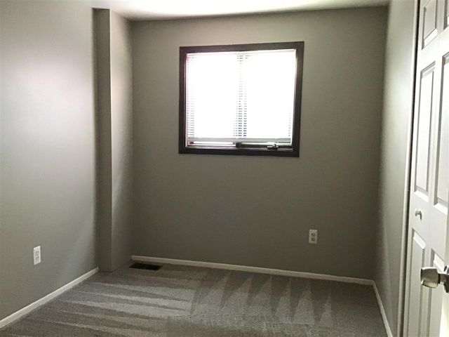 9458 Chamberlain Street, Romulus, MI 48174