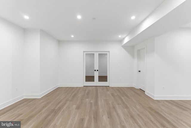 7705 HOLIDAY TER, Bethesda, MD 20817