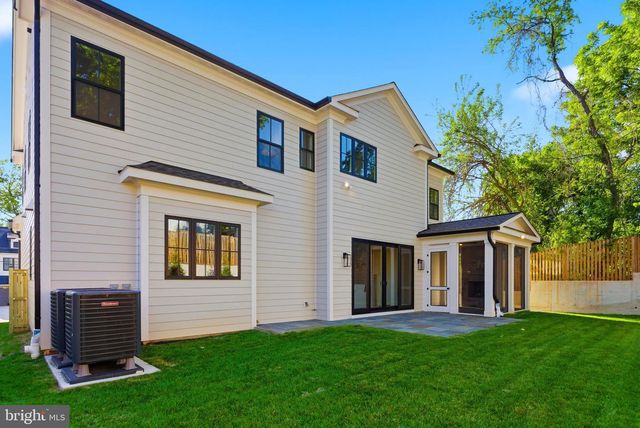 7705 HOLIDAY TER, Bethesda, MD 20817