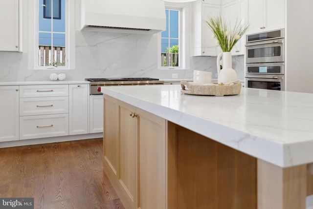 7705 HOLIDAY TER, Bethesda, MD 20817