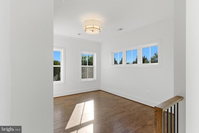 7705 HOLIDAY TER, Bethesda, MD 20817