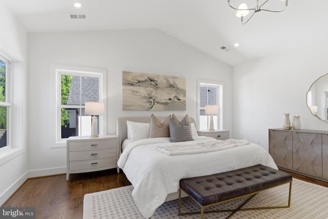 7705 HOLIDAY TER, Bethesda, MD 20817