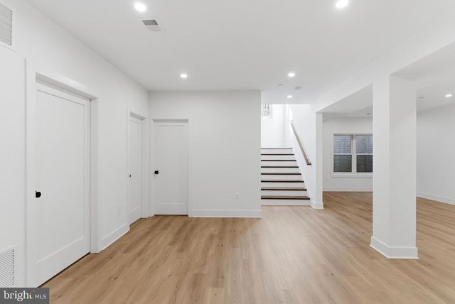 7705 HOLIDAY TER, Bethesda, MD 20817