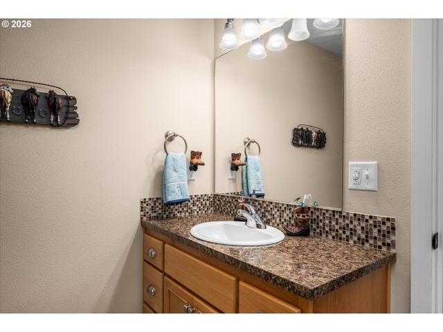 5510 TRIBUTE Way, Eugene, OR 97401