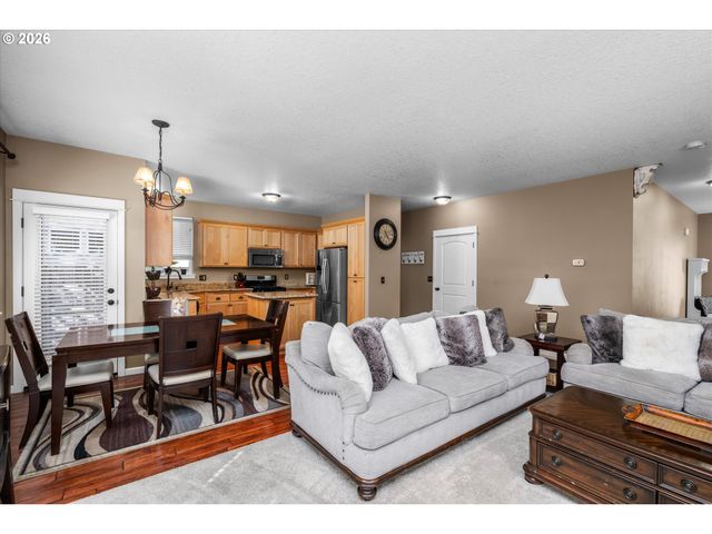 5510 TRIBUTE Way, Eugene, OR 97401