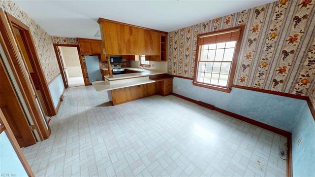 205 Meadowfield RD, Yorktown, VA 23692
